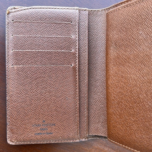 Louis Vuitton monogram kisslock wallet - Picture 7 of 16